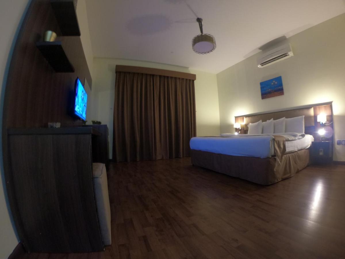 Weekend Hotel & Apartments Maskat Dış mekan fotoğraf