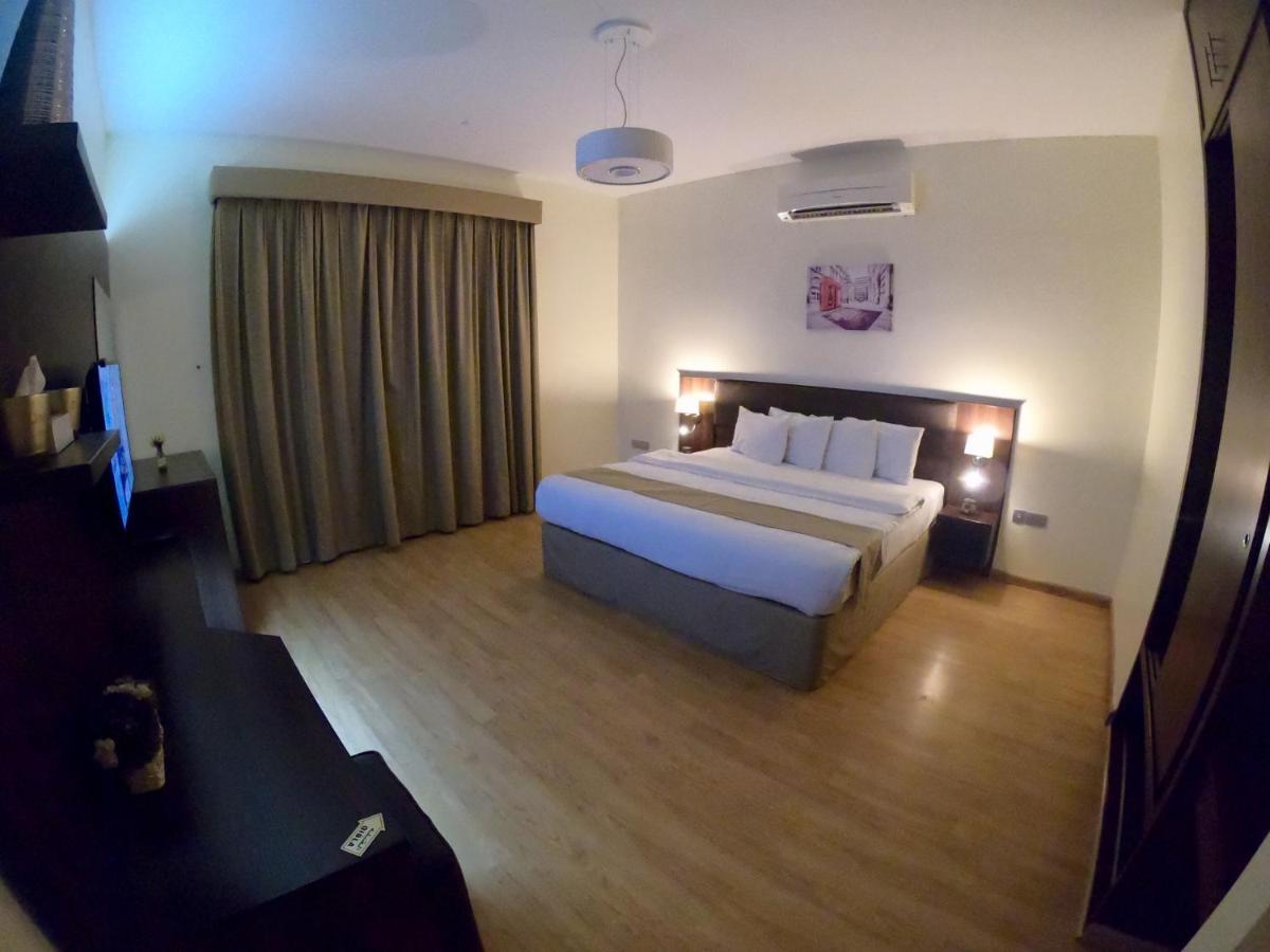 Weekend Hotel & Apartments Maskat Dış mekan fotoğraf