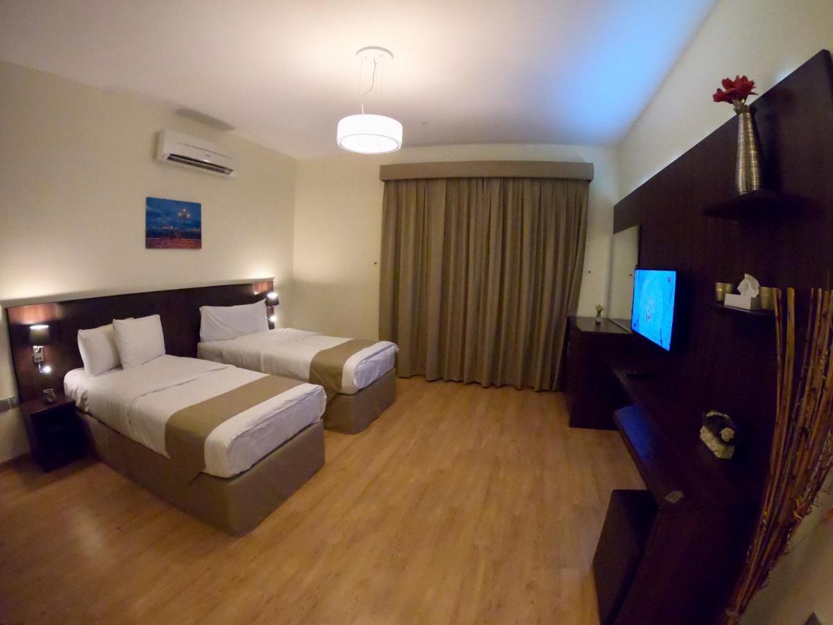 Weekend Hotel & Apartments Maskat Dış mekan fotoğraf