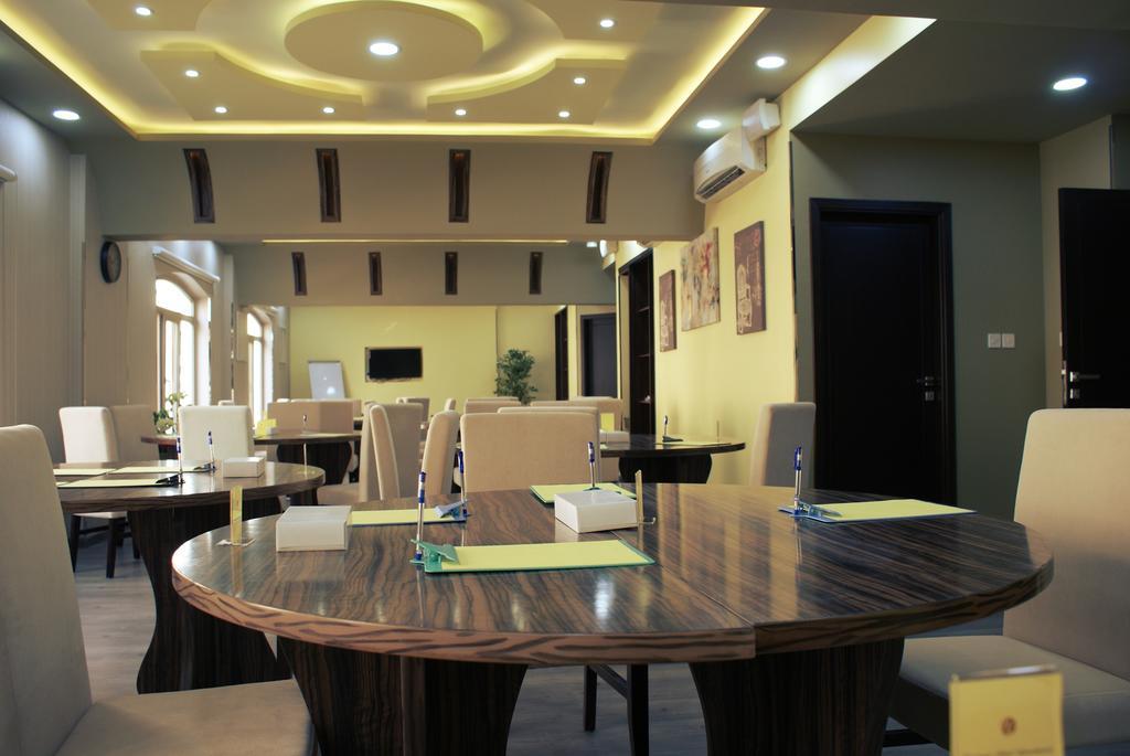 Weekend Hotel & Apartments Maskat Dış mekan fotoğraf