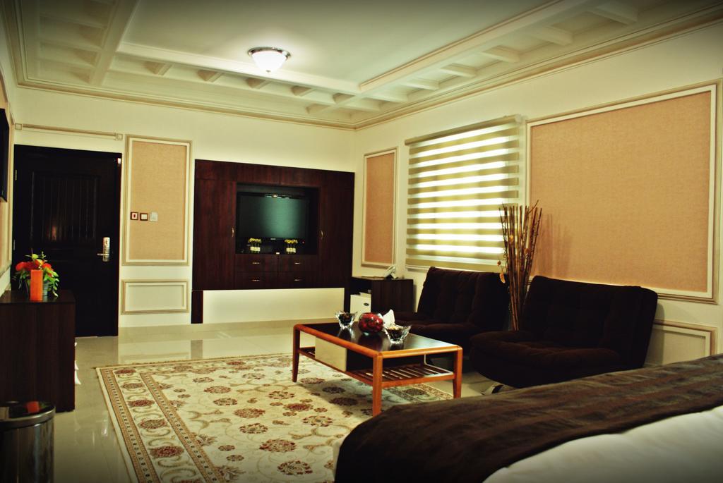Weekend Hotel & Apartments Maskat Dış mekan fotoğraf
