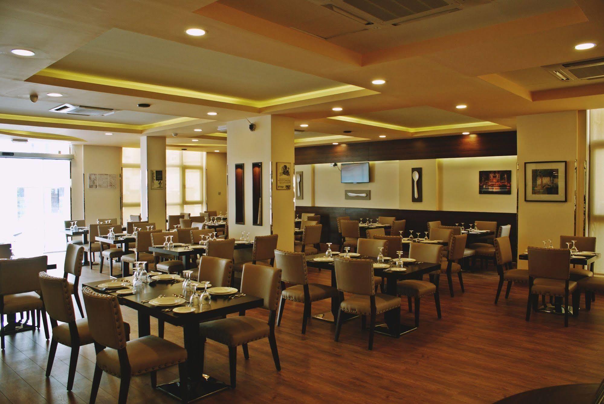 Weekend Hotel & Apartments Maskat Dış mekan fotoğraf