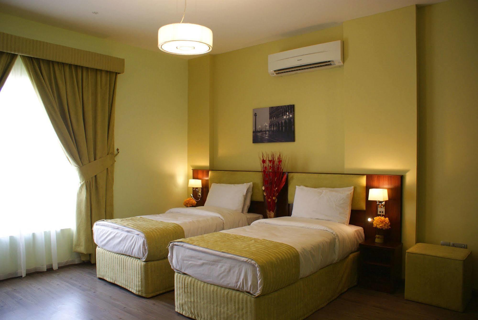 Weekend Hotel & Apartments Maskat Dış mekan fotoğraf