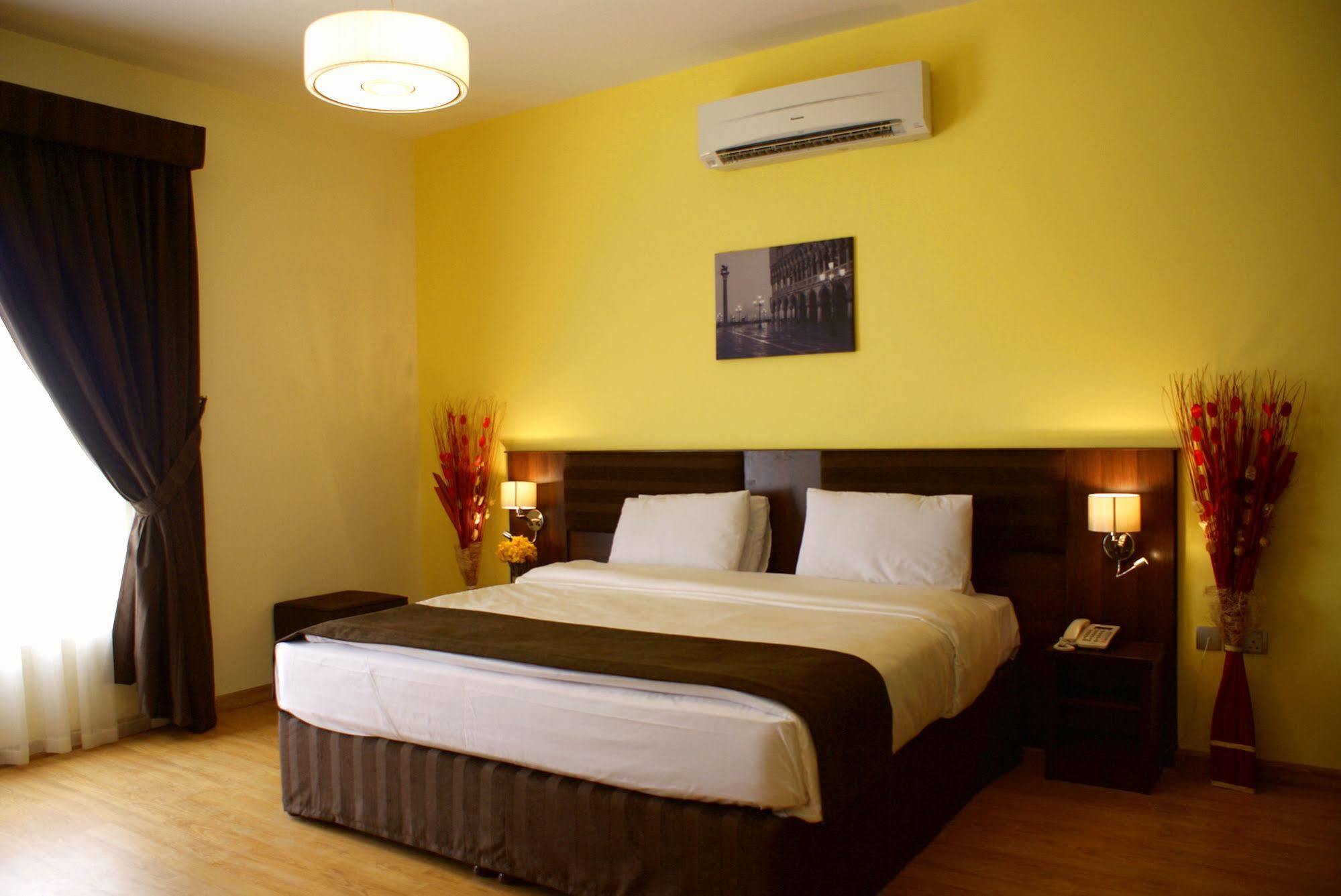 Weekend Hotel & Apartments Maskat Dış mekan fotoğraf