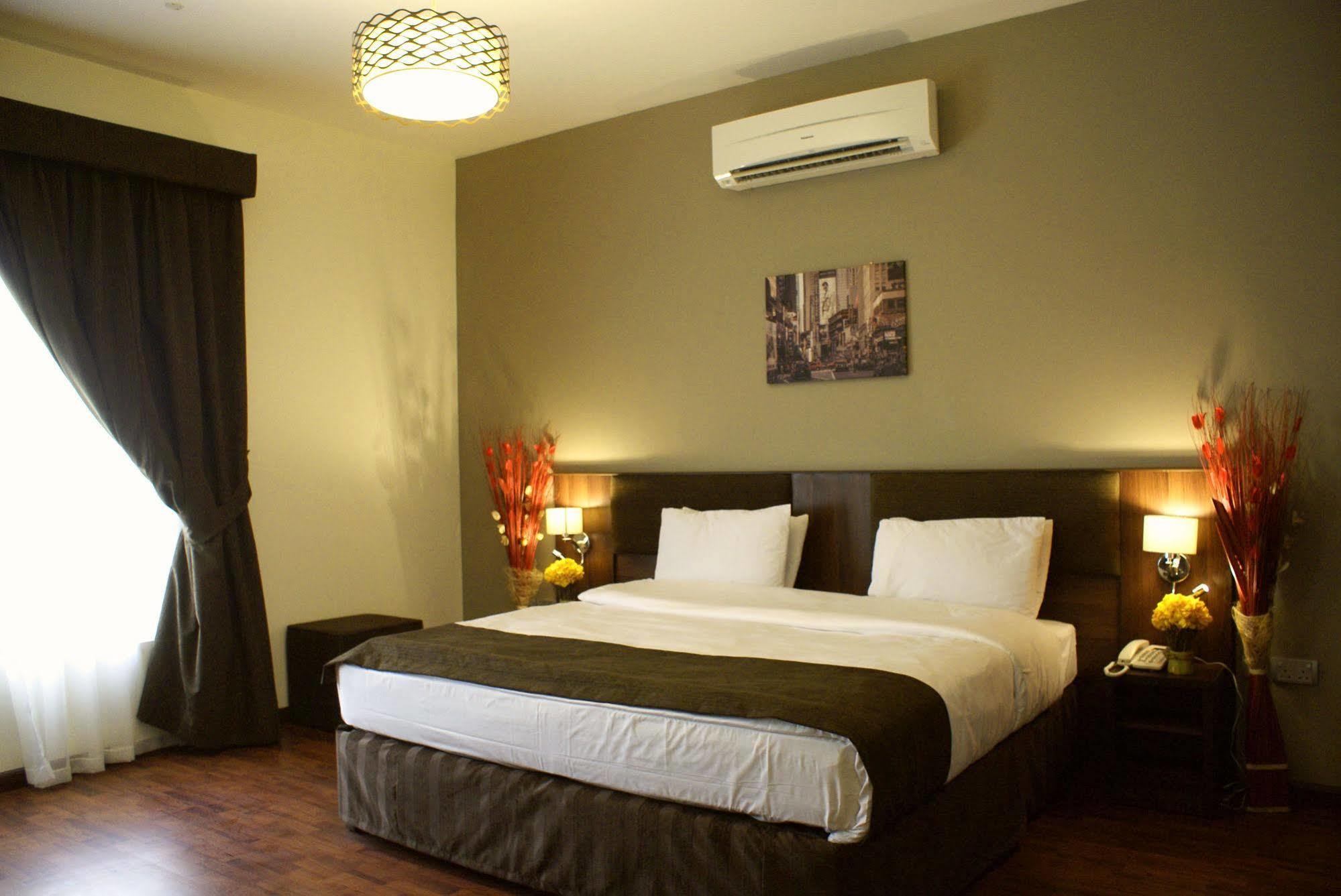 Weekend Hotel & Apartments Maskat Dış mekan fotoğraf