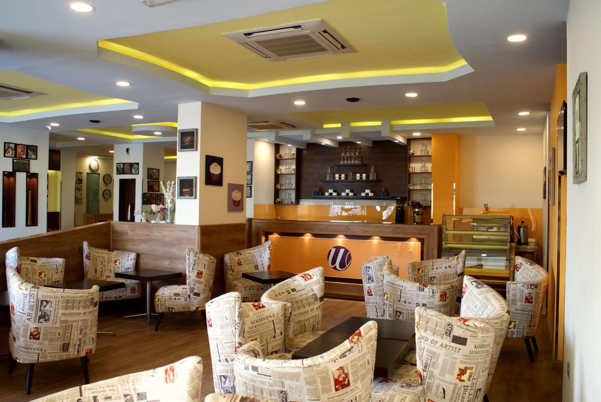 Weekend Hotel & Apartments Maskat Dış mekan fotoğraf