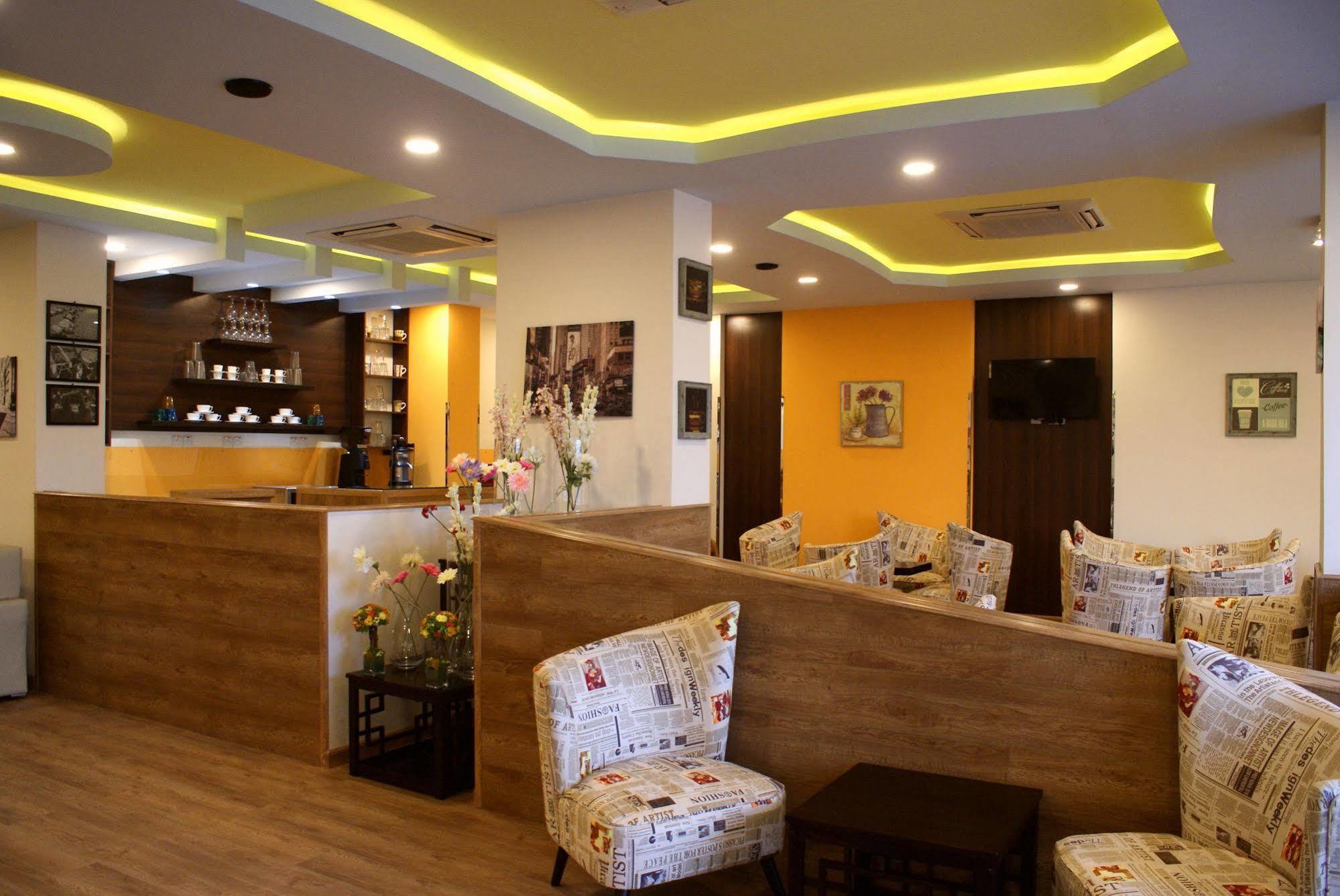 Weekend Hotel & Apartments Maskat Dış mekan fotoğraf