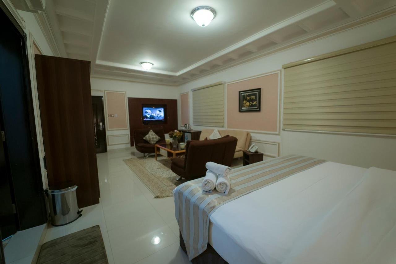 Weekend Hotel & Apartments Maskat Dış mekan fotoğraf